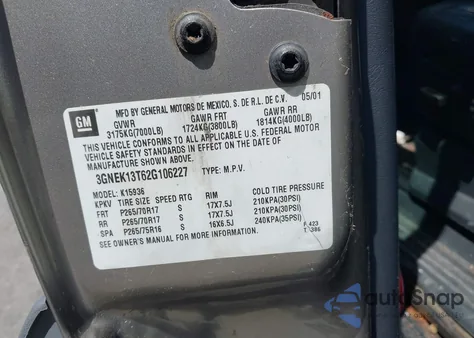 2002 Chevrolet Avalanche 1500 из США, поврежденный, VIN 3GNEK13T62G106227